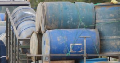 Beni: Investigan red de venta ilegal de diésel; hay un aprehendido y 10 tanques decomisados